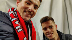 Adepto que correu nu já tem a camisola de Weigl