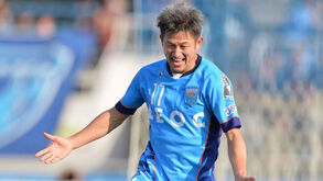 Kazuyoshi Miura renova com o Yokohama FC aos 52 anos