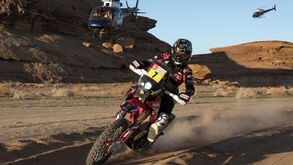 Dakar: Kevin Benavides e Carlos Sainz vencem etapa marcada pela morte de Paulo Gonçalves