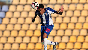 Standard Liège pensa em Luizão