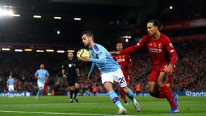 Destros contra canhotos: dois onzes de super estrelas e uma ausência inesperada