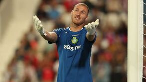 Makaridze e Helton na lista do Benfica