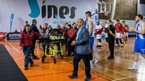 Queda arrepiante de Betinho interrompe Benfica-FC Porto e deixa pavilhão em sobressalto