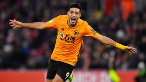 Raúl Jiménez torna-se o melhor marcador da história do Wolverhampton na Premier League