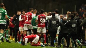 Benzema: «Venham ver o que temos diante de nós, a famosa taça das orelhas grandes...»