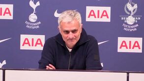 A inesperada questão de Mourinho: «Bruno Fernandes vem para o Manchester United ou não?»