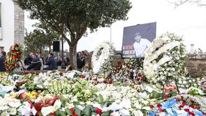 Milhares no funeral de Paulo Gonçalves: Esposende despediu-se assim de 'Speedy'