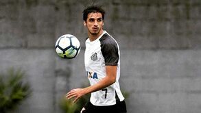 Bryan Ruiz deixa aviso ao Santos: «Se não me querem, paguem o que devem»