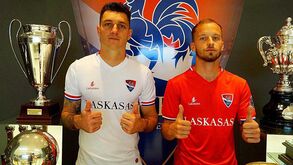 Mladenovic rescinde e vai para o Vojvodina
