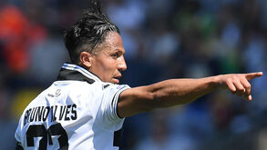 Bruno Alves prolonga contrato com o Parma até 2021