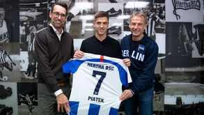 Krzysztof Piatek deixa AC Milan e reforça Hertha de Berlim