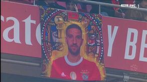 A tarja para Taarabt que chamou a atenção na Luz