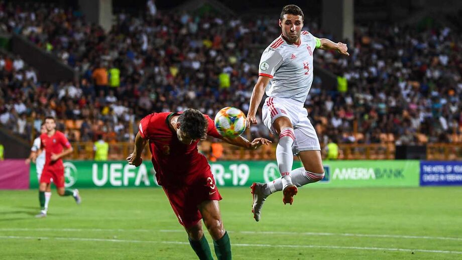 Ruiz ajudou a Espanha a derrotar Portugal na final do Europeu de Sub-19 do ano passado