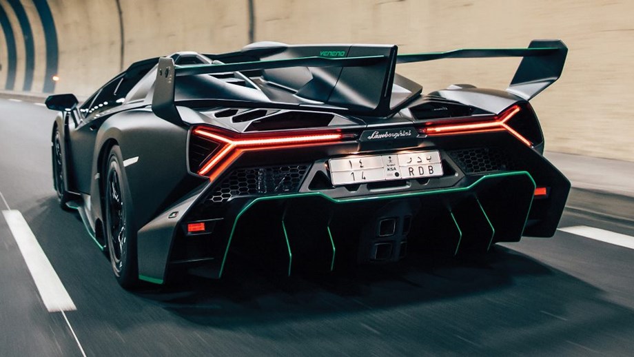 Ganhou o Euromilhões? Um dos nove Lamborghini Veneno Roadster vai a  leilão... - Record Auto - Jornal Record