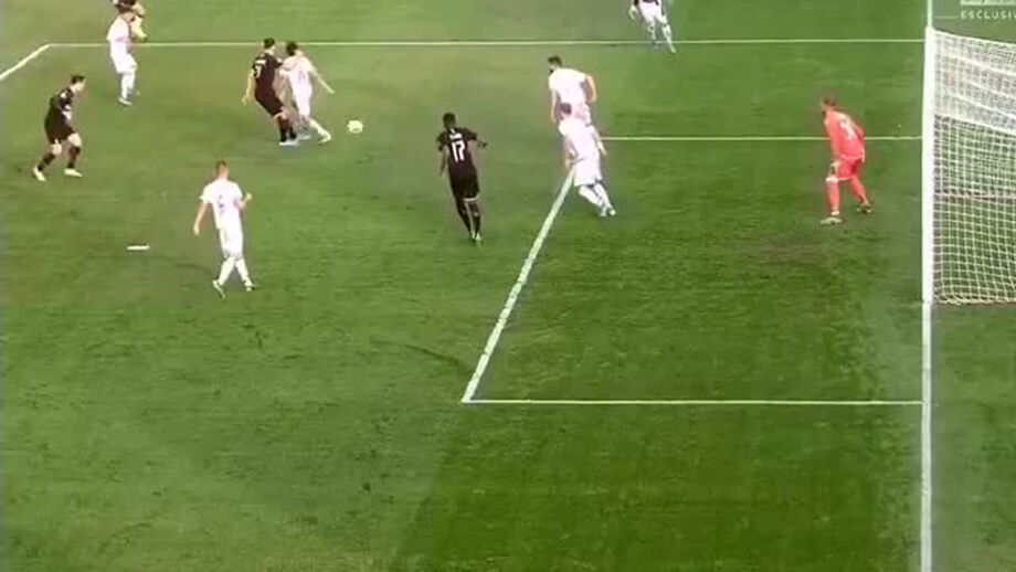Sueco fez o segundo golo dos rossoneri na visita ao Cagliari