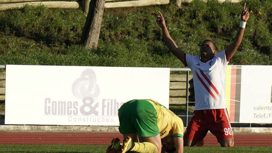 O passe para o golo é de China.