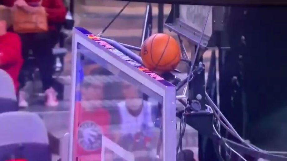 Lançamento de Kyle Lowry acabou junto à placa dos 24 segundos
