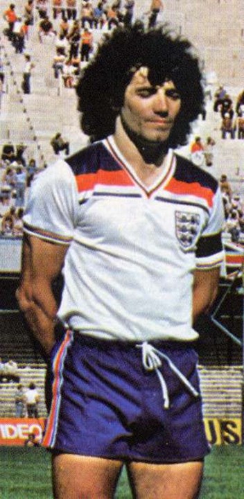 Kevin Keegan - Natural de Armthorpe, Doncaster, este avançado inglês entrou para a história do futebol mundial após tornar-se no primeiro futebolista a conquistar duas Bolas de Ouro consecutivas, em 1978 e 1979, ao serviço do Liverpool. Retirou-se dos relvados aos 34 anos, após cumprir dois meses nos australianos do Blacktown City.