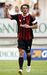 Paolo Maldini - Um caso de amor pela camisola que viu o pai erguer. Paolo Maldini formou-se no AC Milan e de lá nunca saiu. Ao todo foram 647 jogos - 116 na Liga dos Campeões -, 29 golos, 14 assistências e 24 anos com o símbolo rossoneri ao peito. Pelo AC Milan conquistou três Ligas dos campeões, sete títulos da Serie A, cinco Supertaças de Itália, quatro Supertaças europeias, três Mundiais de clubes, uma Taça de Itália, entre outros. Atualmente, desempenha a função de diretor do emblema de Milão, depois de ter