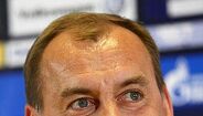 Vladimir Weiss Jr. (pai) - Com uma longa carreira entre a Eslováquia e a República Checa, Vladimir Weiss, agora selecionador da Geórgia, chegou a representar as duas seleções, tendo marcado por ambas. Pela Eslováquia, Weiss realizou um total de 15 encontros, enquanto que pela Checoslováquia somou um total de 20 partidas, tendo apontado em ambas, um golo.