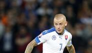 Vladimir Weiss (filho) - O caso de maior sucesso da família Weiss está mesmo na terceira geração. Vladimir Weiss iniciou a sua carreira profissional no Bratislava, clube onde o seu avô jogou, e partiu muito cedo para as camadas jovens do Manchester City. Chegado aos citizens, o extremo eslovaco chegou a representar, por empréstimo, clubes como o Bolton, o Rangers e ainda o Espanyol. Atualmente, está sem clube depois de ter cessado contrato com o Al Gharafa, do Qatar. Pelo seu país, Vladimir Weiss já realizou 66 partidas e apontou sete golos.