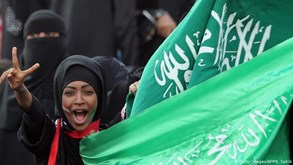 Quando o futebol feminino chegou à Arábia Saudita: Mais um truque do regime intolerante
