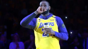 Discurso de Lebron na homenagem a Kobe Bryant: «Celebramos o miúdo que chegou aqui com 18 anos»