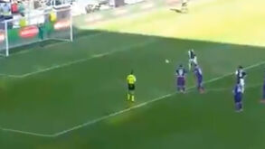 Dois penáltis para a Juventus, VAR 'chamado' nos dois lances e Ronaldo a marcar sempre