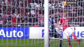 Pré-época do Benfica prossegue: imagens do treino das águias no Seixal