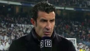 Figo estreou-se como comentador e catalães não perdoaram: «Fez de vidente»