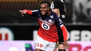 Renato Sanches no centro da festa do Lille