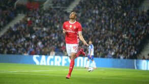 Vinícius empata a partida e pede 'calma' aos adeptos do FC Porto 