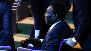 «Pelé tem vergonha, não quer sair nem ser visto»: o drama da lenda do futebol brasileiro