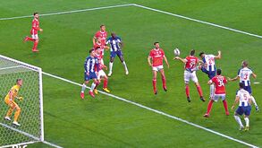 Iturralde González e o penálti marcado contra o Benfica: «Tem de ser assinalado»