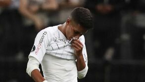 Presidente do Corinthians fala em impasse por Pedrinho: «Benfica não dá o aceite»