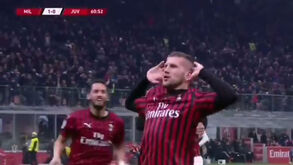 Golo de Rebic colocou o Milan a vencer a Juventus 