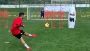 Bruno Fernandes mostra precisão nos livres e ingleses assumem: «Parece que o Man. United tem um novo especialista»