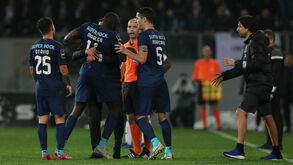 Ex-médio inglês diz que comportamento dos jogadores do FC Porto face a Marega foi 