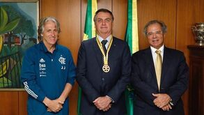 Jesus visitou Jair Bolsonaro e esta imagem está a causar polémica no Brasil