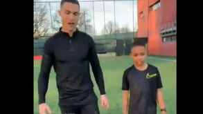 Ronaldo aproveita conversa com criança para se solidarizar com a China devido ao coronavírus