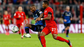 Tragédia na Bundesliga: sobrinha de jogador morre na bancada em jogo do Bayern Munique 