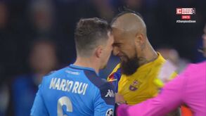 A expulsão relâmpago de Vidal: 'pegou-se' com Mário Rui e viu dois amarelos em dois segundos