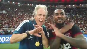 Às três tabelas para o fundo da baliza: Rafa Silva fez o segundo do jogo desta forma