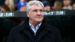 Alerta Coronavírus: Newcastle proíbe... apertos de mão