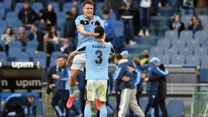 Lazio vence Bolonha e assume liderança da Serie A