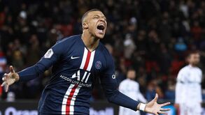 Paris Saint-Germain goleia Dijon e segue imparável rumo ao 'tri'