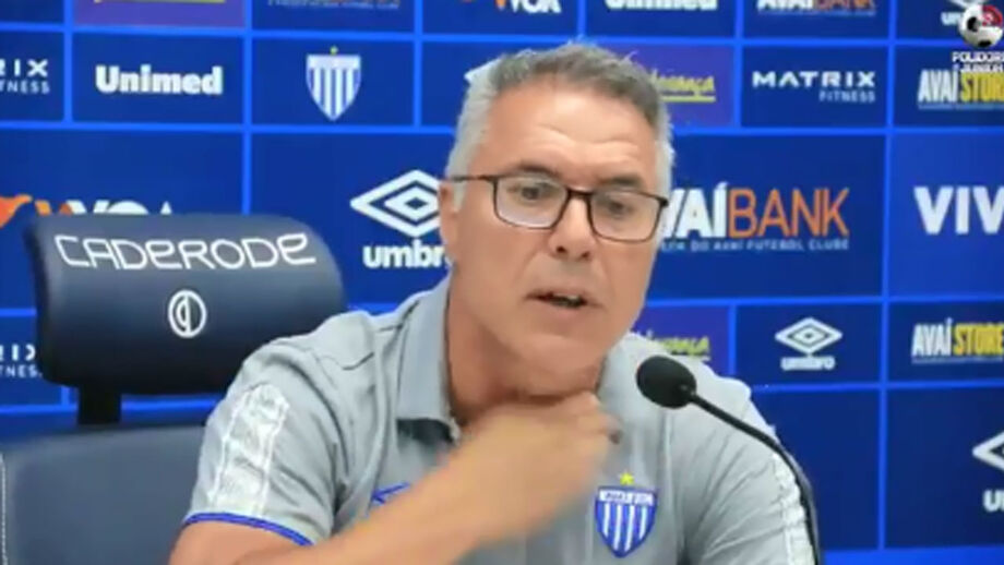 Treinador do Avaí não poupa críticas aos jogadores