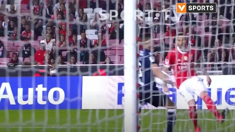 Sessão de trabalho comandada por Roger Schmidt contou com 28 jogadores