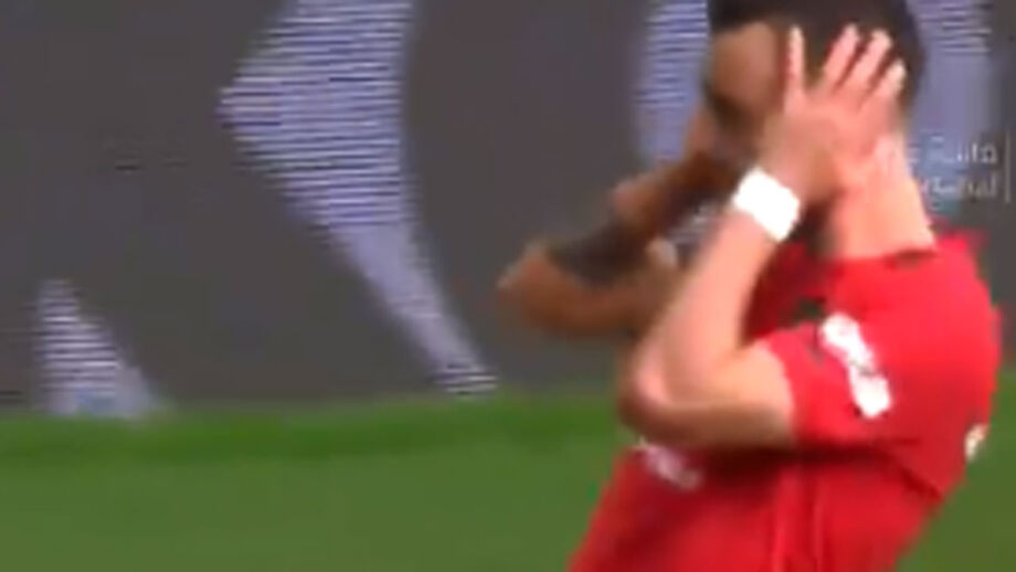 Internacional português em destaque no jogo com o Watford