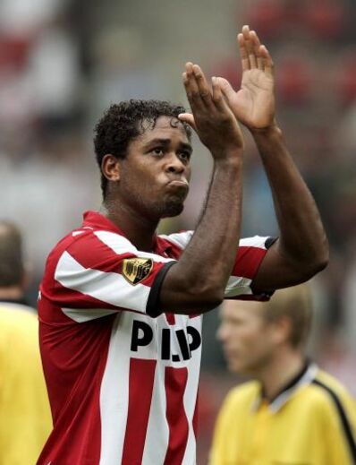 Patrick Kluivert - Ex-internacional holandês formado na cantera do Ajax, passou por clubes como AC Milan, Newcastle, Valencia, PSV e Lille antes de terminar a carreira, mas foi ao serviço do Barcelona onde mais se evidenciou - marcou 123 golos e fez 61 assistências em 259 jogos realizados. A sua descendência também enveredou para o mundo do futebol. Ruben Kluivert, de 18 anos, integra os juniores do Utrecht; Quincy Kluivert está atualmente sem clube depois de ter saído da formação do Vitesse, e Justin Kluivert é jogador da AS Roma, que atualmente é orientada pelo português Paulo Fonseca.